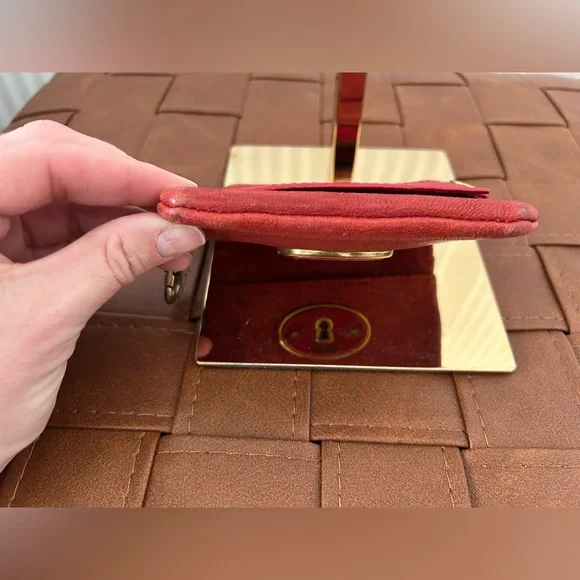 Fossil Genuine Leather Red Zip Card Case Wallet Gold Brass Hardware VTG Y2K - Picture 7 of 9